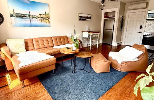 Perth Apartment | Stylish Heritage Gem facing Stewart Park and Town Hall