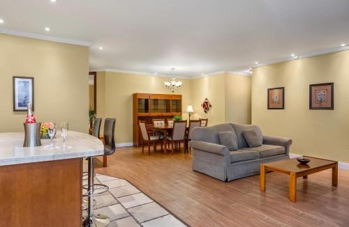 Brossard Hotel | Hotel Brossard, an Ascend Collection Hotel
