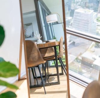 Bay Cloverhill Apartment | Financial District 3BR CN Tower Views
