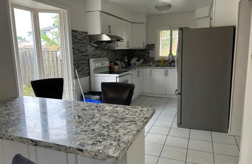 Agincourt North House | HomeDel