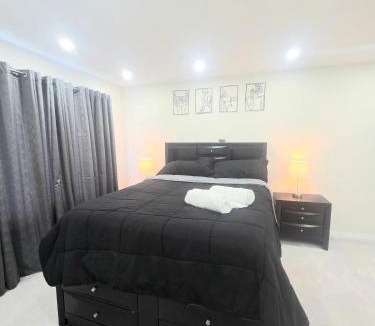 Orangeville House | Ligero Townhouse Entire Four Bedrooms Home