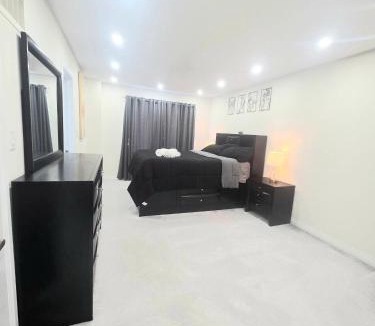 Orangeville House | Ligero Townhouse Entire Four Bedrooms Home