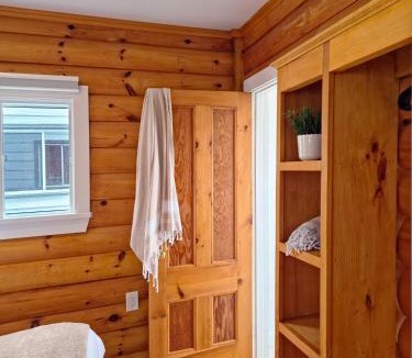 Hunts Point House | Hunts Point 1-BR Coastal Retreat - Cottage # 7