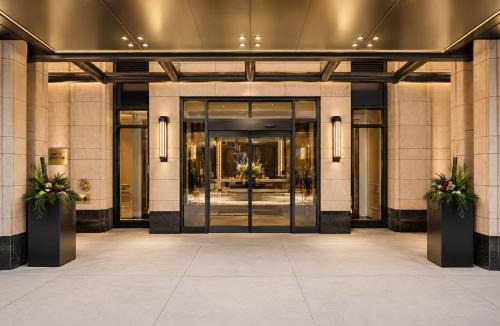 Bay Cloverhill Apartment | Regis Suites - Downtown Toronto