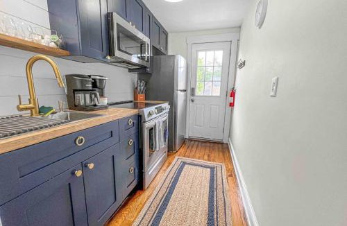 Loveitts Field Apartment | Willard By the Sea - 30 ft to the beach- 2nd floor