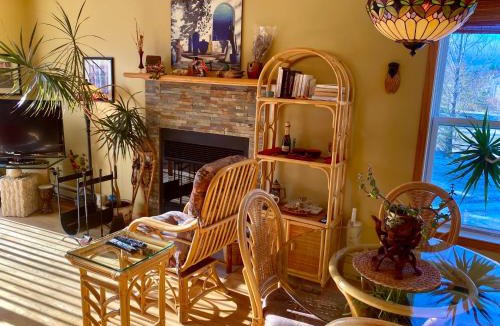 Magog Apartment | Magog Lovely Vacation Home