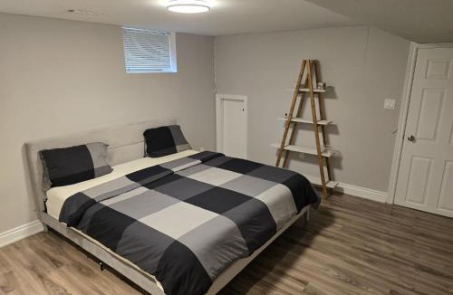 Thornhill Apartment | Cozy 2 Bedroom Suite - near Bayview & Steeles & Finch Station