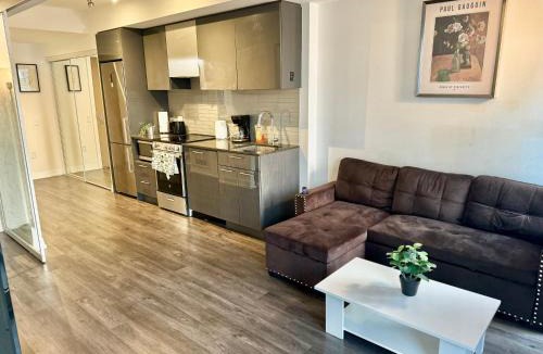 Garden District Apartment | Cozy 2 Bedroom by Eaton Centre Mall