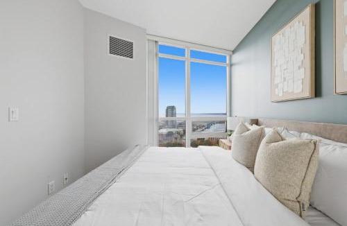 Fort York Apartment | Luxury 2BR Condo with King Beds & Views