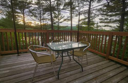 Val-des-Monts Ski Chalet | Cottage Lac St Pierre - Come and Relax