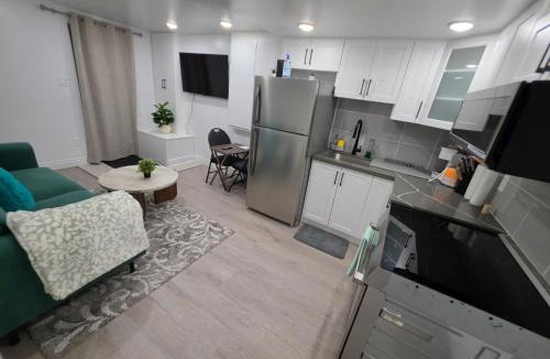 Rosemount Apartment | Luxury, Cozy, Brand New, 1-Bedroom Unit