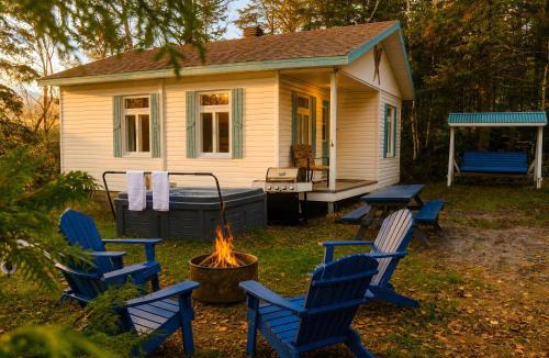 Saint-Tite-des-Caps Ski Chalet | Le refuge entre 2 Monts - Spa BBQ & Peace