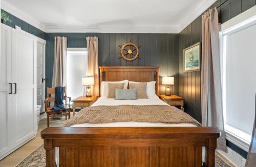 Kingsville House | Historic Luxury Retreat in Downtown Kingsville