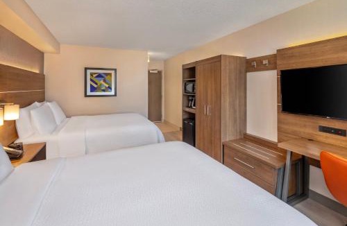 St. Lawrence Hotel | Holiday Inn Express Toronto Downtown by IHG