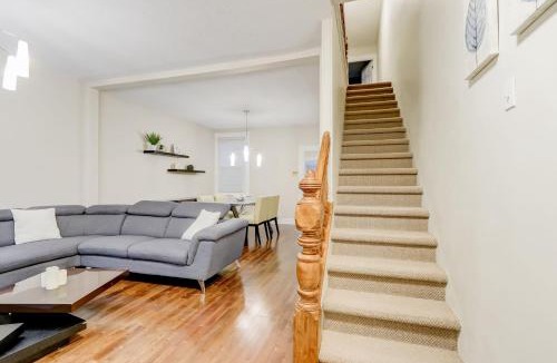 Centretown Apartment | JstLikeHome - Central Suite