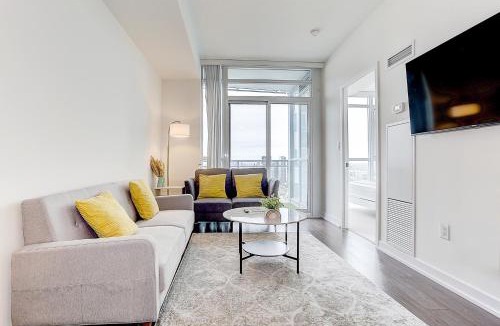 Bay Cloverhill Apartment | Lakeview 1 Bed 1 Den by Rogers Centre