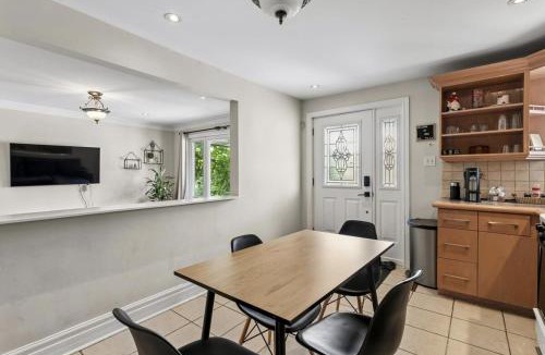 Keelesdale - Eglinton West House | 4BR Duplex Cottage Midtown Toronto Walk to TTC Free Parking