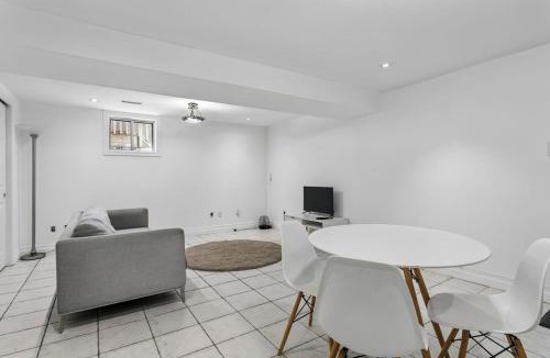 Keelesdale - Eglinton West House | 4BR Duplex Cottage Midtown Toronto Walk to TTC Free Parking