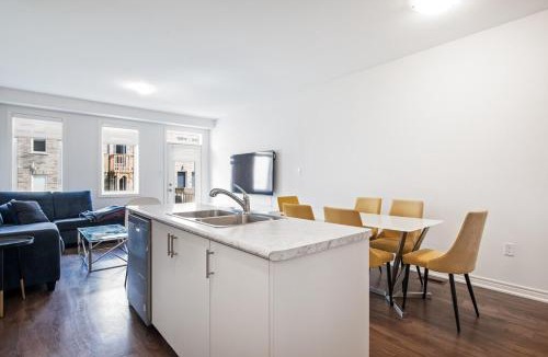 Cambridge Apartment | Modern Luxury Townhouse