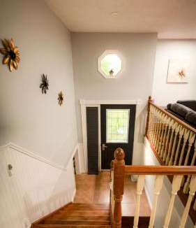 Hastings Highlands Apartment | Bancroft Petals I Sleep 8 l BBQ l POOL