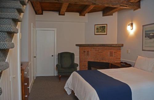 West Lake Hotel | Isaiah Tubbs Resort & Conference Centre