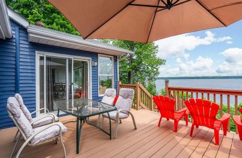 Head Lake Ski Chalet | Lakefront Retreat w Hot Tub & Sauna 4-Season
