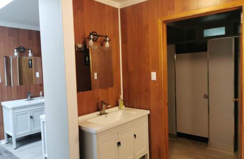 Commercial Cross Hostel | EcoSun Hostel