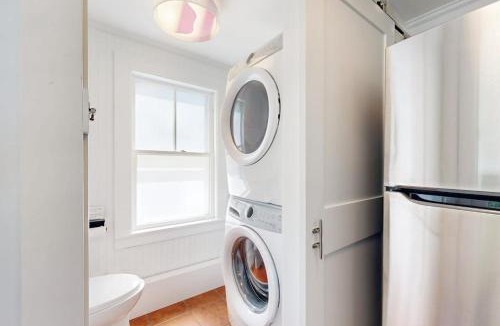 Trevett House | Tranquil Seaside Cottage with Spectacular Views, Wifi & Washer/Dryer