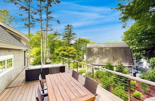 Boothbay House | Brand new guest apartment with furnished deck, fast WIFI, dock, & water views