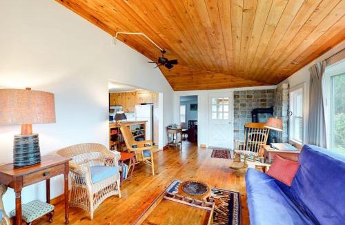 Port Clyde House | Bayfront house on Port Clyde Harbor with views, hot tub, beach access