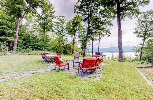 Greenville House | Tranquil Haven | Secluded waterfront house with sauna, dock, kayaks, canoe, gym