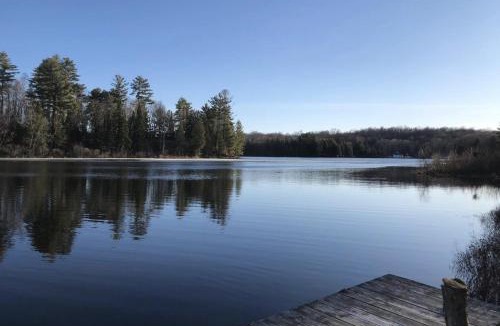 Magnetawan Hotel | Quiet Bay Lakeside Escape