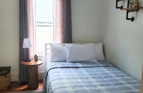 Walkerville Apartment | Private 2BR Main Floor Suite Near Border, Casino & UWwin Hospital
