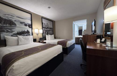 Guelph Hotel | Super 8 by Wyndham Guelph