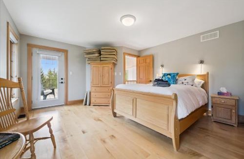 South Bruce Peninsula House | Topaz Beach Cottage AC Waterview