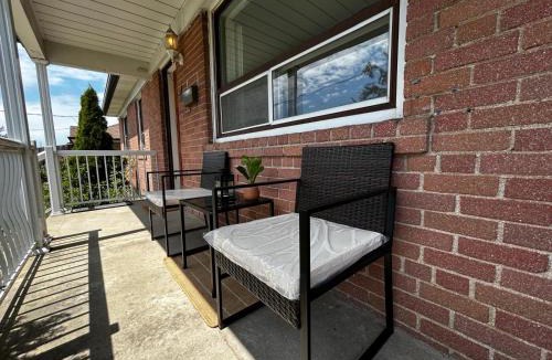 Maple Leaf Apartment | BRAND NEW Stylish 3BDR Home near Yorkdale Area and Rogers Stadium