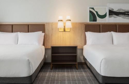 Etobicoke Hotel | Staybridge Suites Toronto Airport East by IHG