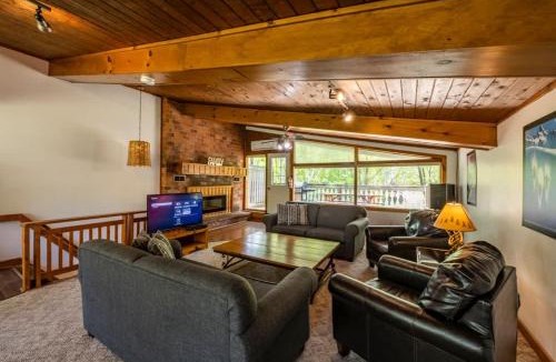 The Blue Mountains House | Blue Mountain Cottage Private Beach Access BBQ