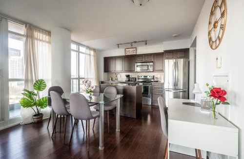 Fort York Apartment | Panoramic 2 Bedroom Condo with Terrace Fort York Downtown Toronto