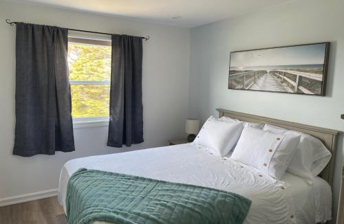 Rocky Harbour Hotel | Buoy & Arrow Suites
