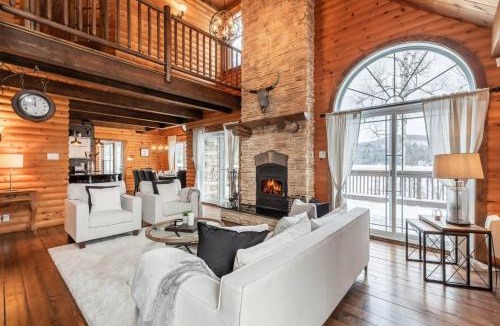 La Minerve Ski Chalet | Waterfront - hot tub - Theatre - Mont-Tremblant