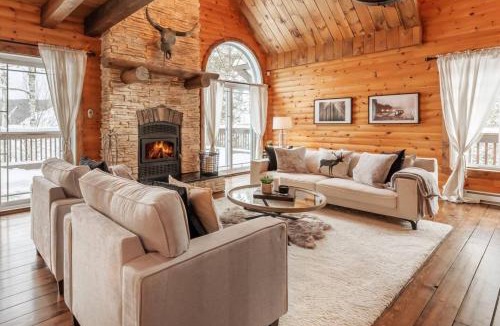 La Minerve Ski Chalet | Waterfront - hot tub - Theatre - Mont-Tremblant