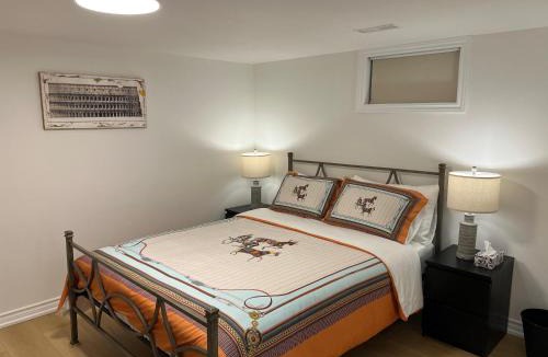 Brookhaven House | Cozy Private Room with Shared Bathroom in Toronto