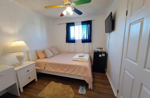 Malton House | Lala-near Pearson airport-mall-free parking