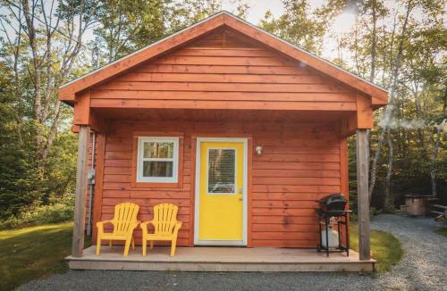 Halifax County House | Lawrencetown Lodge - The Maple Studio