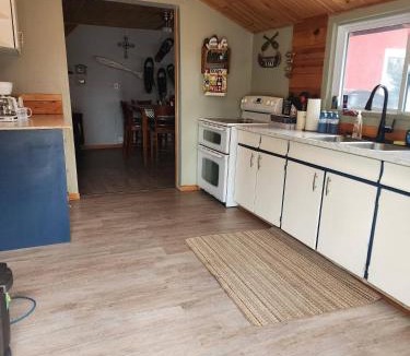 Algoma District House | Waterfront Cabin on Lake Superior sleeps 7 plus ppl