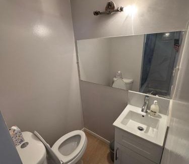 Malton House | Private Room Near Airport D17
