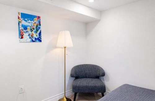 Scarborough Apartment | Spacious 2BR Basement w Parking -30 mins to Downtwn TO