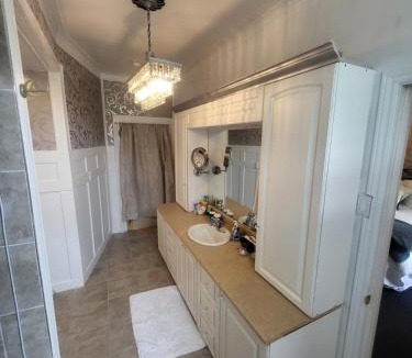 Tamworth Hotel | The Tamworth Hotel, Tamworth ,Ontario, Canada