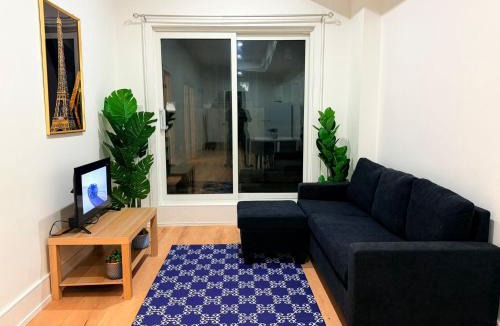 Oakridge Apartment | Private 2-Bedroom Basement Suite with Patio & Free Parking